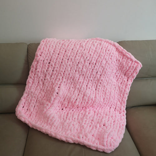 Cloud-Soft Knitted Throw Blanket